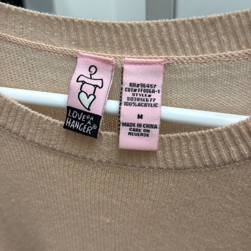 Cold shoulder sweater - Picture 3 of 3